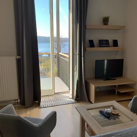 Einraumapartment Mit Seeblickbalkon