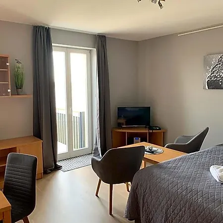 Einraumapartment Mit Seeblickbalkon 4*