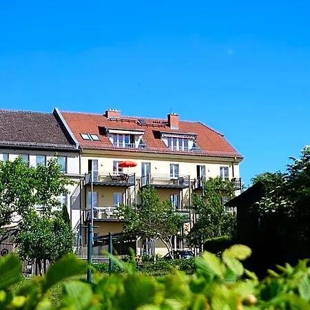 Lägenhetshotell Einraumapartment Mit Seeblickbalkon 4*