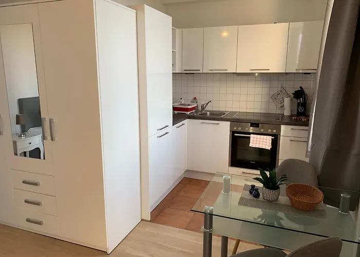 アパートホテル Einraumapartment Mit Seeblickbalkon 3*