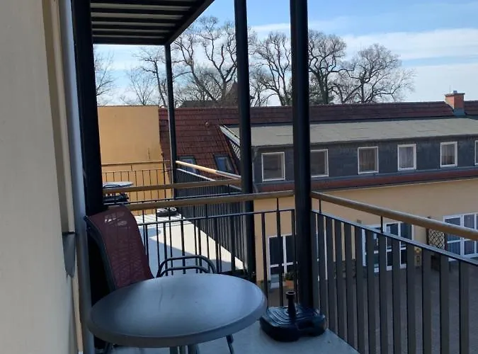 アパートホテル Einraumapartment Mit Seeblickbalkon ラインスベルク